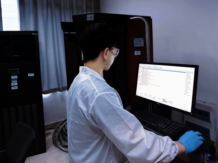 主要研究Kagome晶格材料的磁电阻